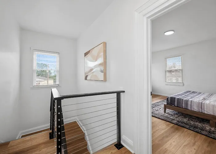 Apartment Spacious And Modern Three Bedroom With Free Parking Pittsburgh