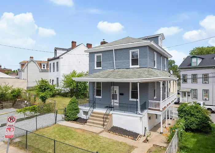 Apartment Spacious And Modern Three Bedroom With Free Parking Pittsburgh